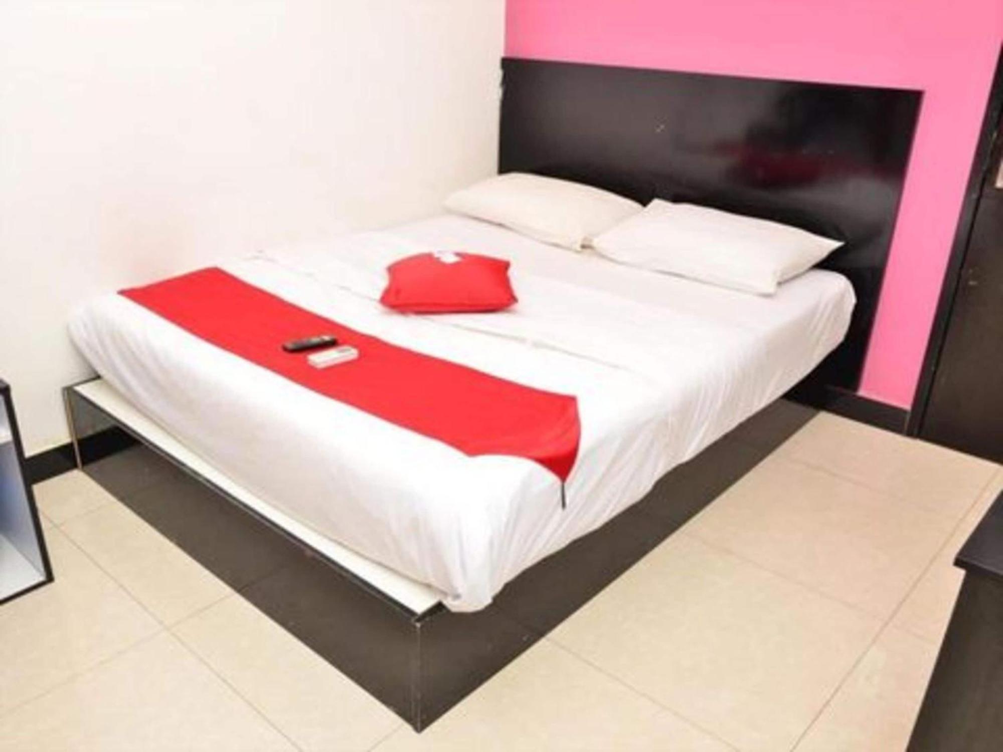 Oyo 91087 Hotel Dspark Port Klang Exteriér fotografie